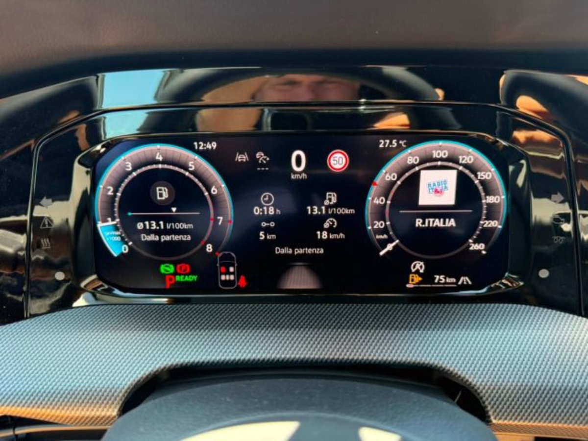Volkswagen Golf Variant 1.5 eTSI 150 CV EVO ACT DSG R-Line (16)