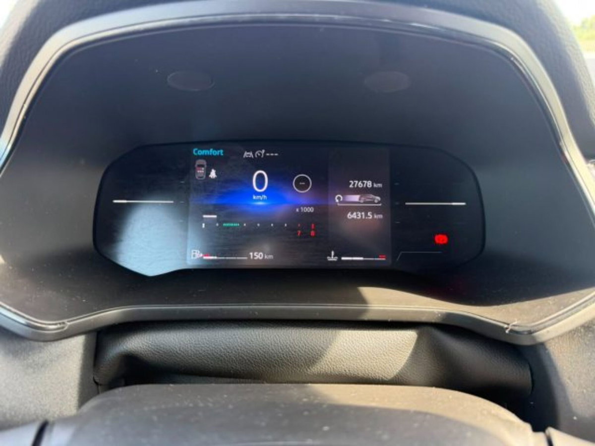 Renault Captur TCe 90 CV Techno (15)
