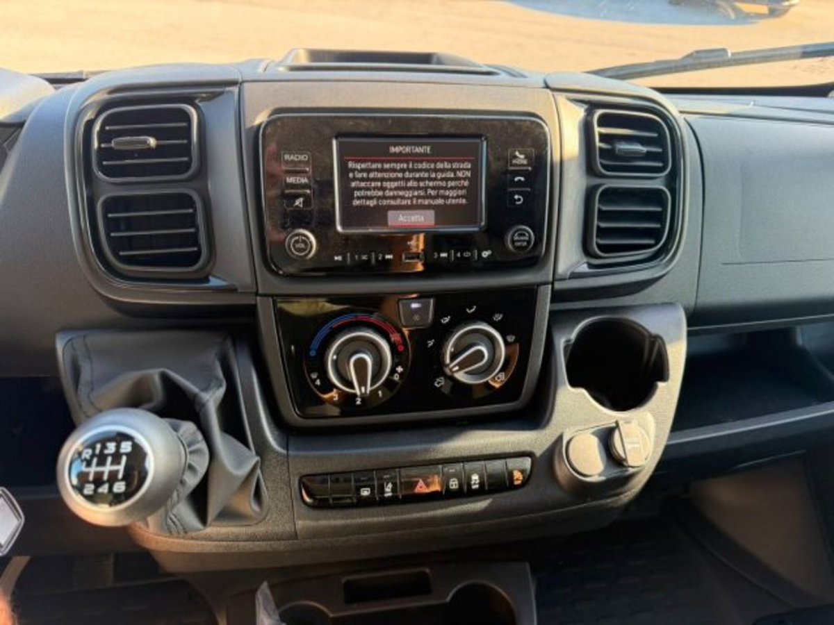 Fiat Ducato Furgone Vetrato 33 MH2 2.2 mjt3 140cv  serie 9 (12)
