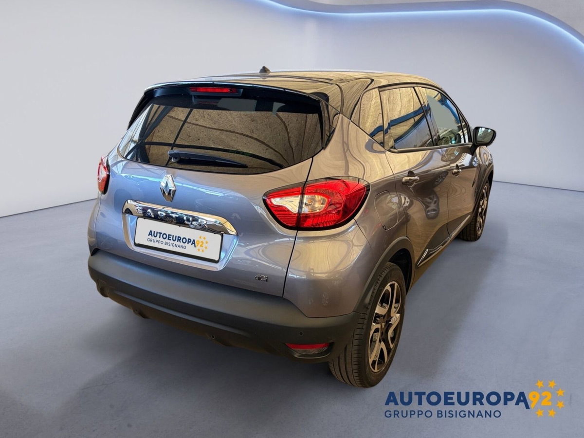 Renault Captur dCi 8V 90 CV Start&Stop Energy Iconic (4)