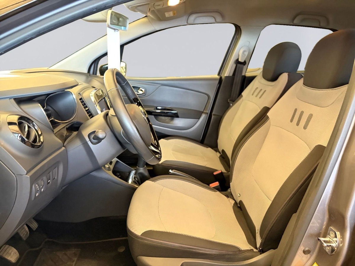 Renault Captur dCi 8V 90 CV Start&Stop Energy Iconic (8)
