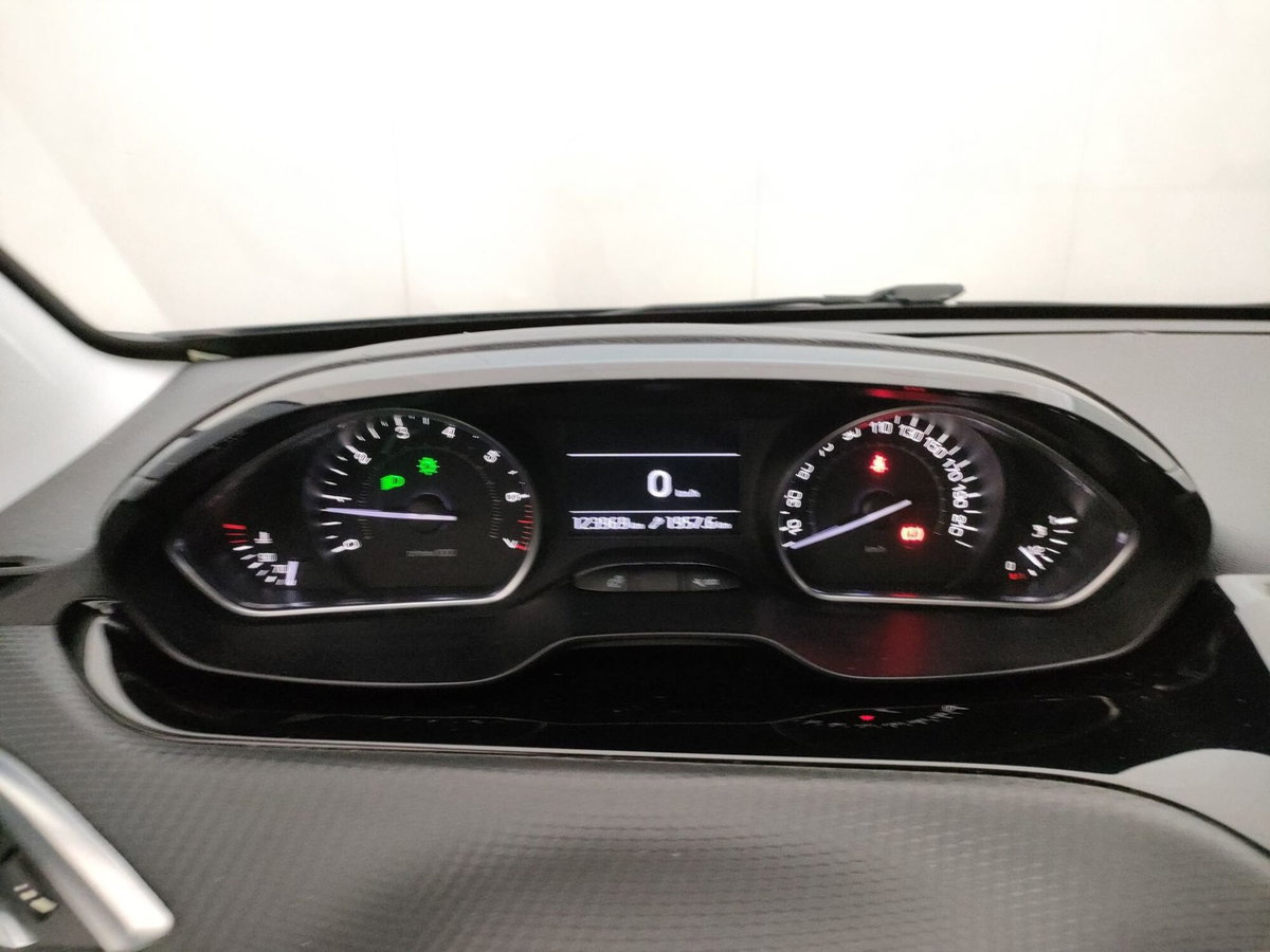 Peugeot 208 82 5 porte Allure (15)