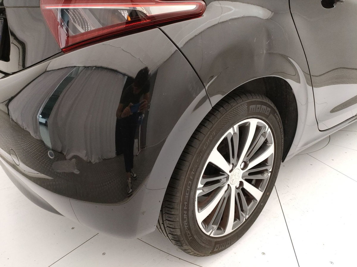 Peugeot 208 82 5 porte Allure (17)