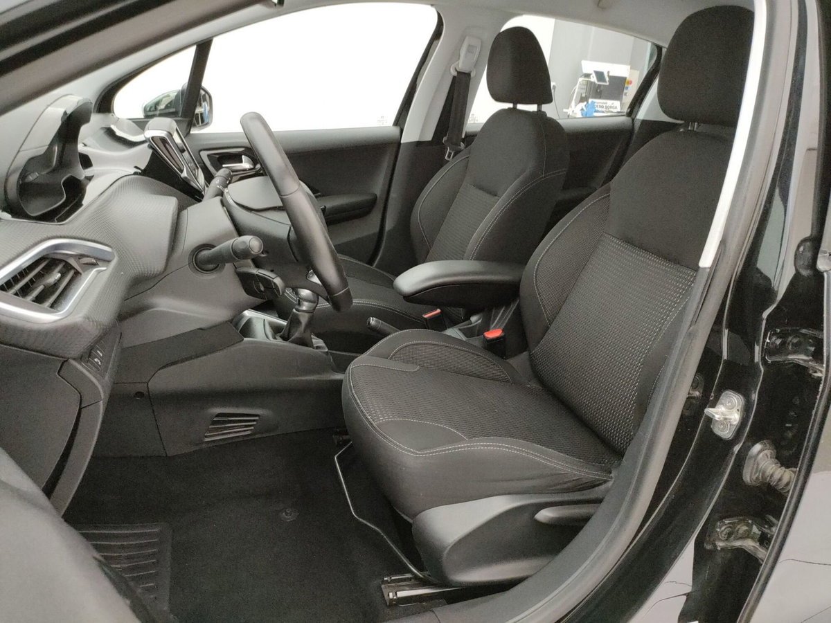 Peugeot 208 82 5 porte Allure (7)