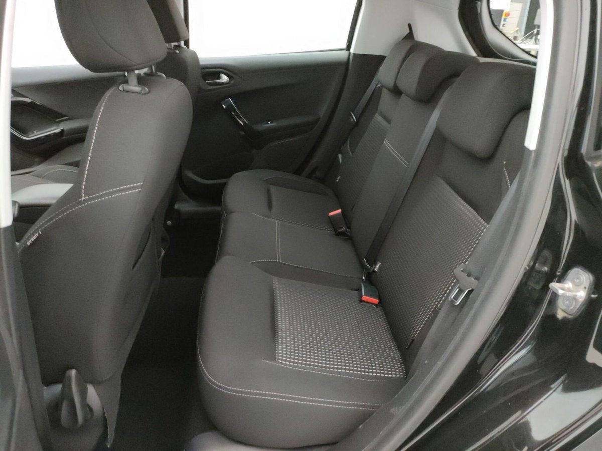 Peugeot 208 82 5 porte Allure (8)