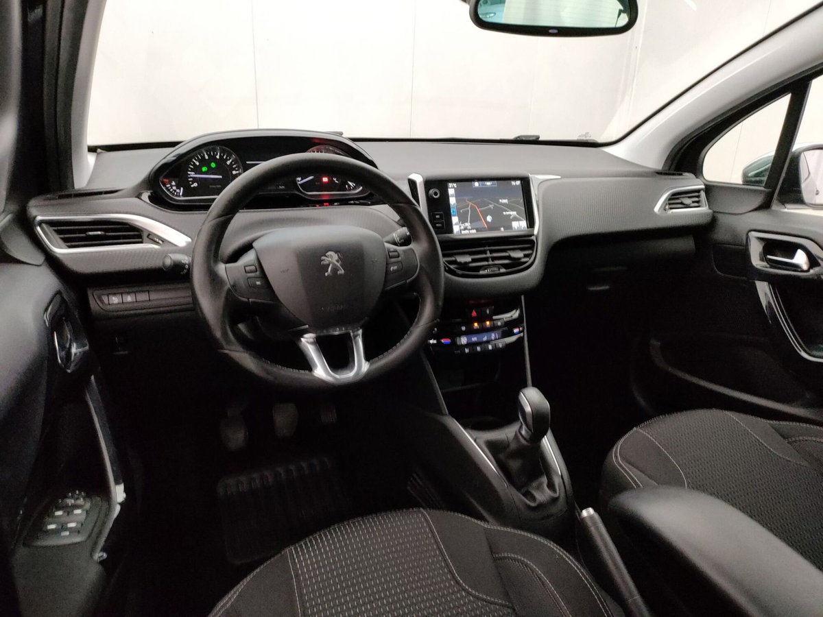 Peugeot 208 82 5 porte Allure (9)