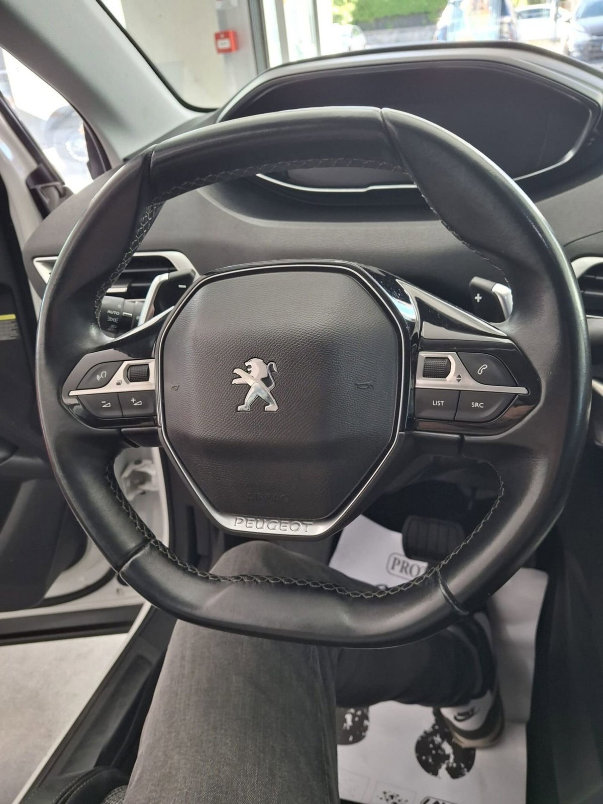 Peugeot 3008 PureTech Turbo 130 S&S EAT8 Allure (10)