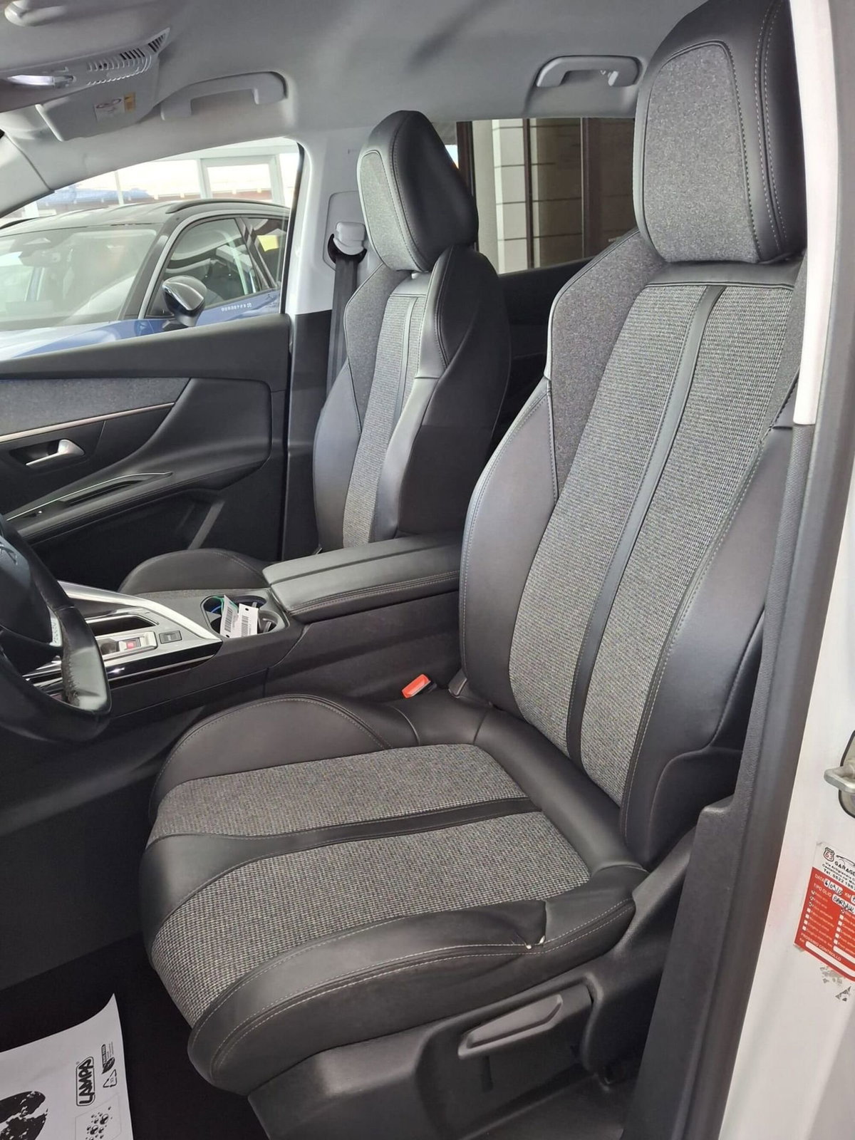 Peugeot 3008 PureTech Turbo 130 S&S EAT8 Allure (15)