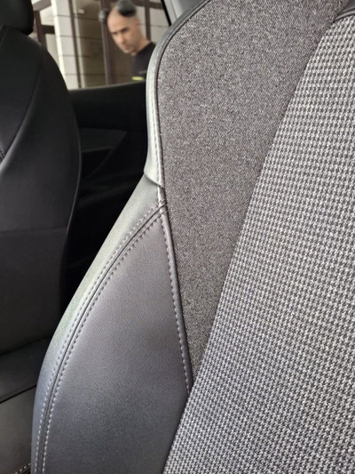 Peugeot 3008 PureTech Turbo 130 S&S EAT8 Allure (16)