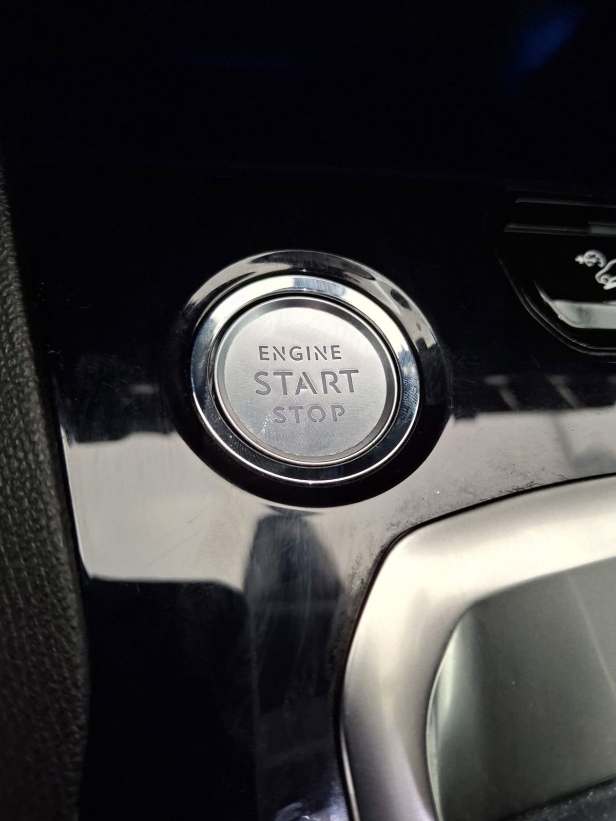 Peugeot 3008 PureTech Turbo 130 S&S EAT8 Allure (18)