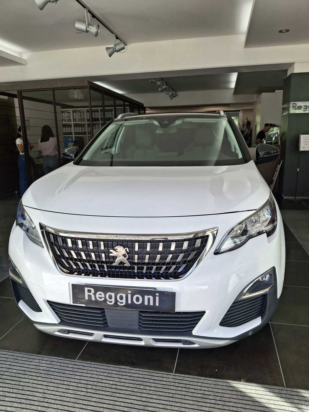 Peugeot 3008 PureTech Turbo 130 S&S EAT8 Allure (2)