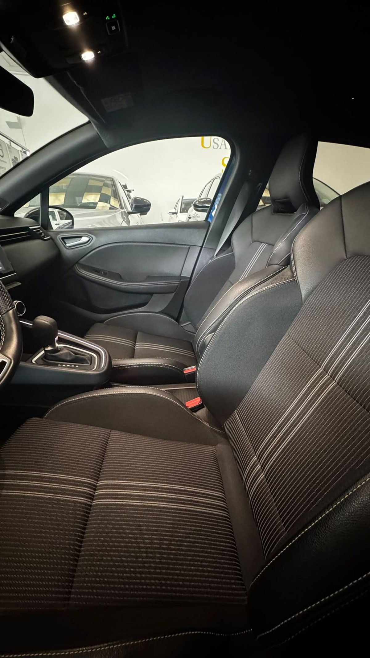 Renault Clio Full Hybrid E-Tech 145 CV 5 porte R.S. Line (4)