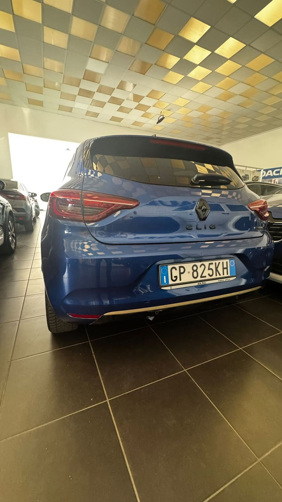 Renault Clio Full Hybrid E-Tech 145 CV 5 porte R.S. Line (6)