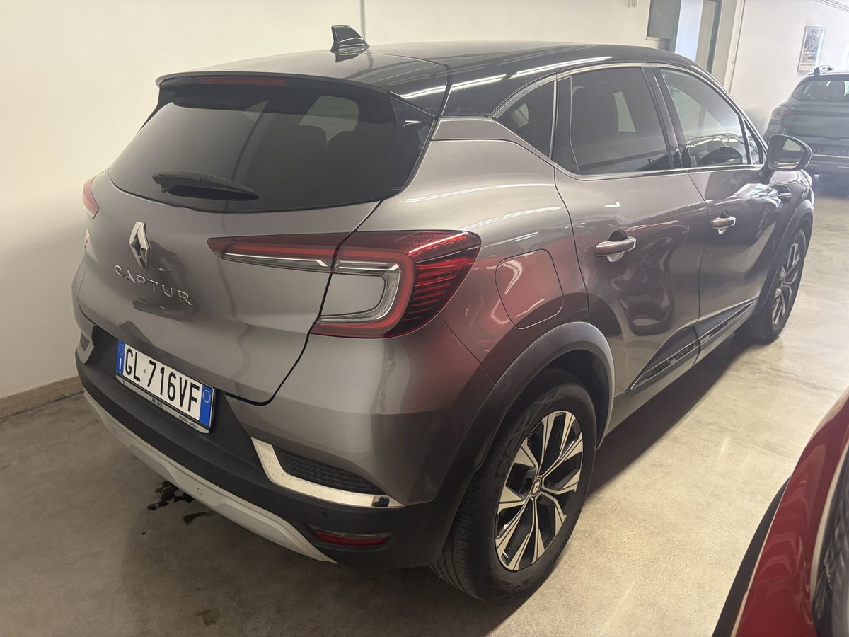 Renault Captur 1.0 tce Techno 90cv (2)