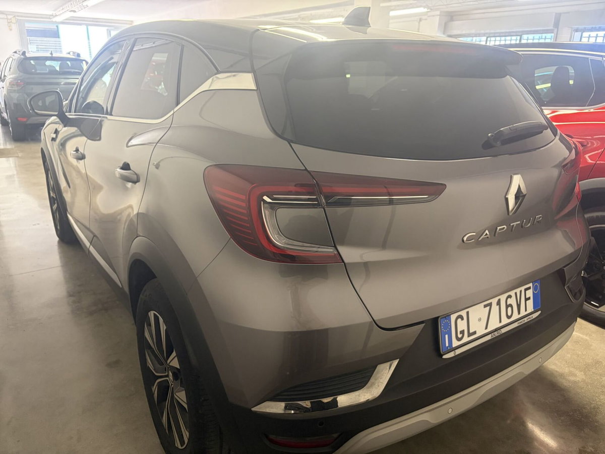 Renault Captur 1.0 tce Techno 90cv (3)