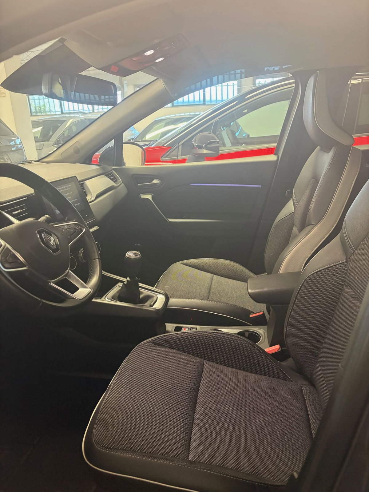 Renault Captur 1.0 tce Techno 90cv (7)