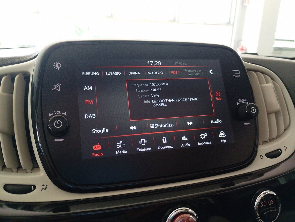 Fiat 500 1.0 Hybrid Dolcevita (15)