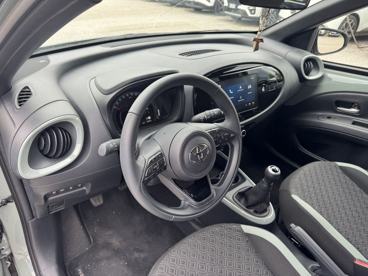 Toyota Aygo X 1.0 Trend 72cv (10)