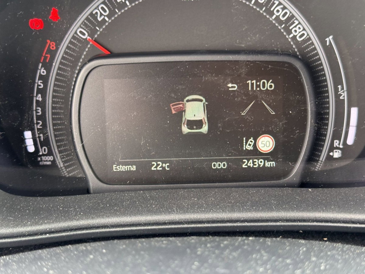 Toyota Aygo X 1.0 Trend 72cv (11)