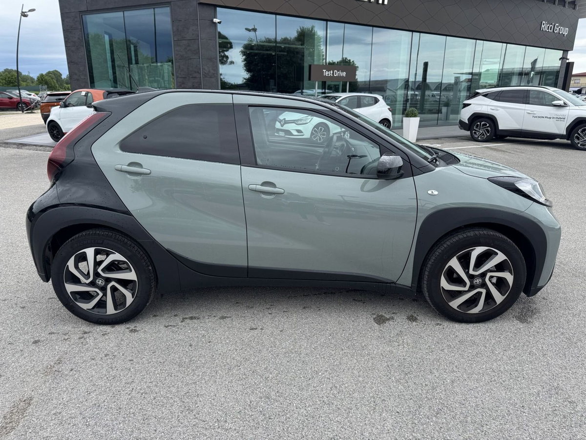 Toyota Aygo X 1.0 Trend 72cv (6)