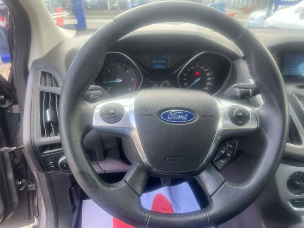 Ford Focus 1.6 TDCi 115 CV Titanium (4)