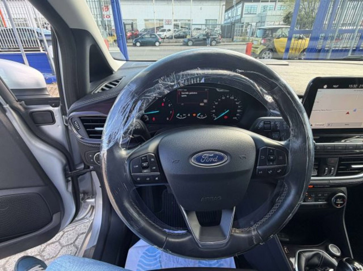 Ford Fiesta 1.0 Ecoboost 100 CV 5 porte Vignale (11)