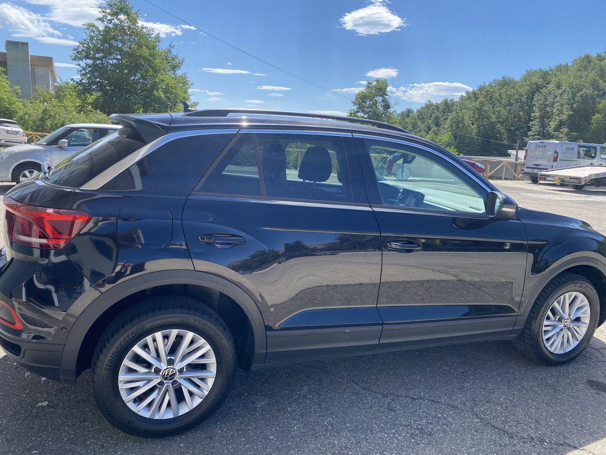 Volkswagen T-Roc 1.0 TSI Life (9)