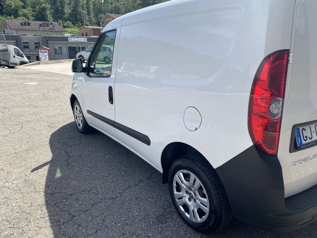 Fiat Doblò Furgone cargo maxi 1.6 mjt 105cv LH1 Lounge S&S (6)