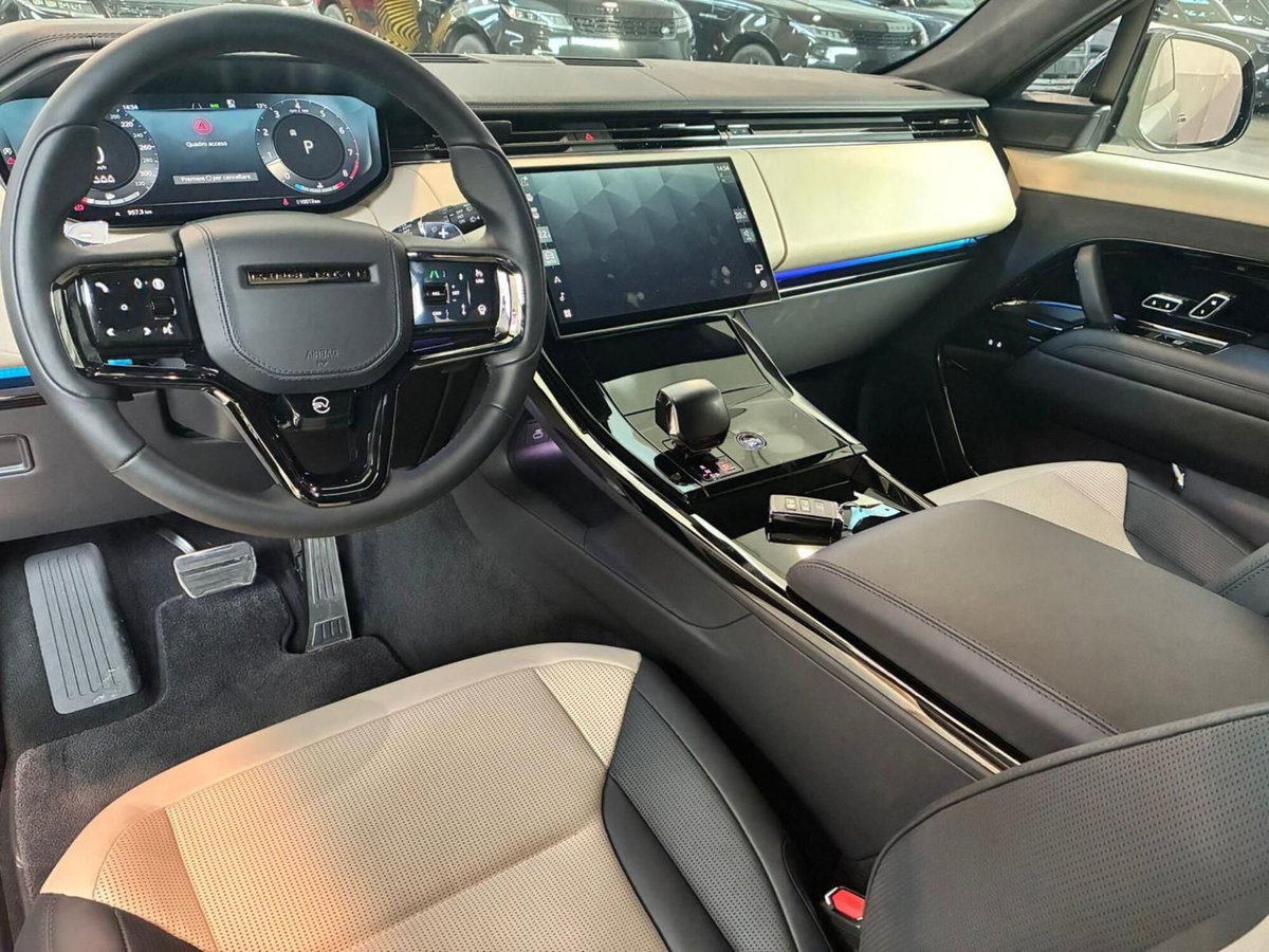 Land Rover Range Rover Sport 4.4 V8 mhev SV awd 635cv auto (12)