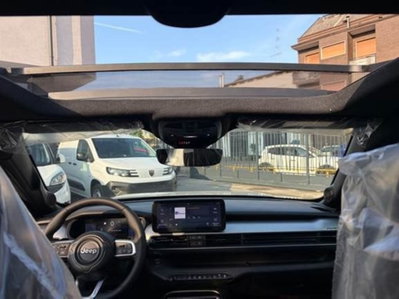 Jeep Avenger 1.2 turbo e-hybrid mhev Summit fwd 110cv edct6 (3)
