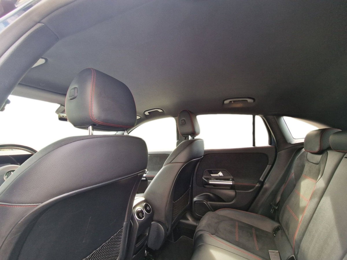 Mercedes-Benz GLA SUV 200 d Automatic 4Matic Premium (19)