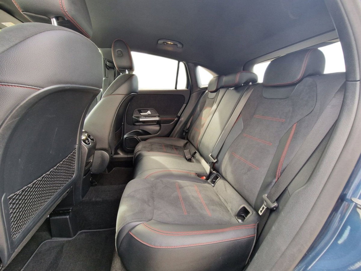 Mercedes-Benz GLA SUV 200 d Automatic 4Matic Premium (20)