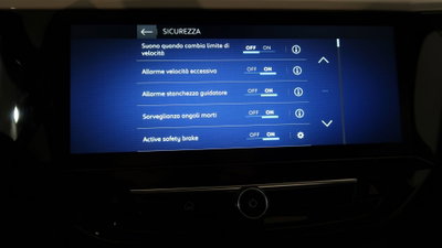 Opel Corsa 1.2 100 CV GS Line (11)