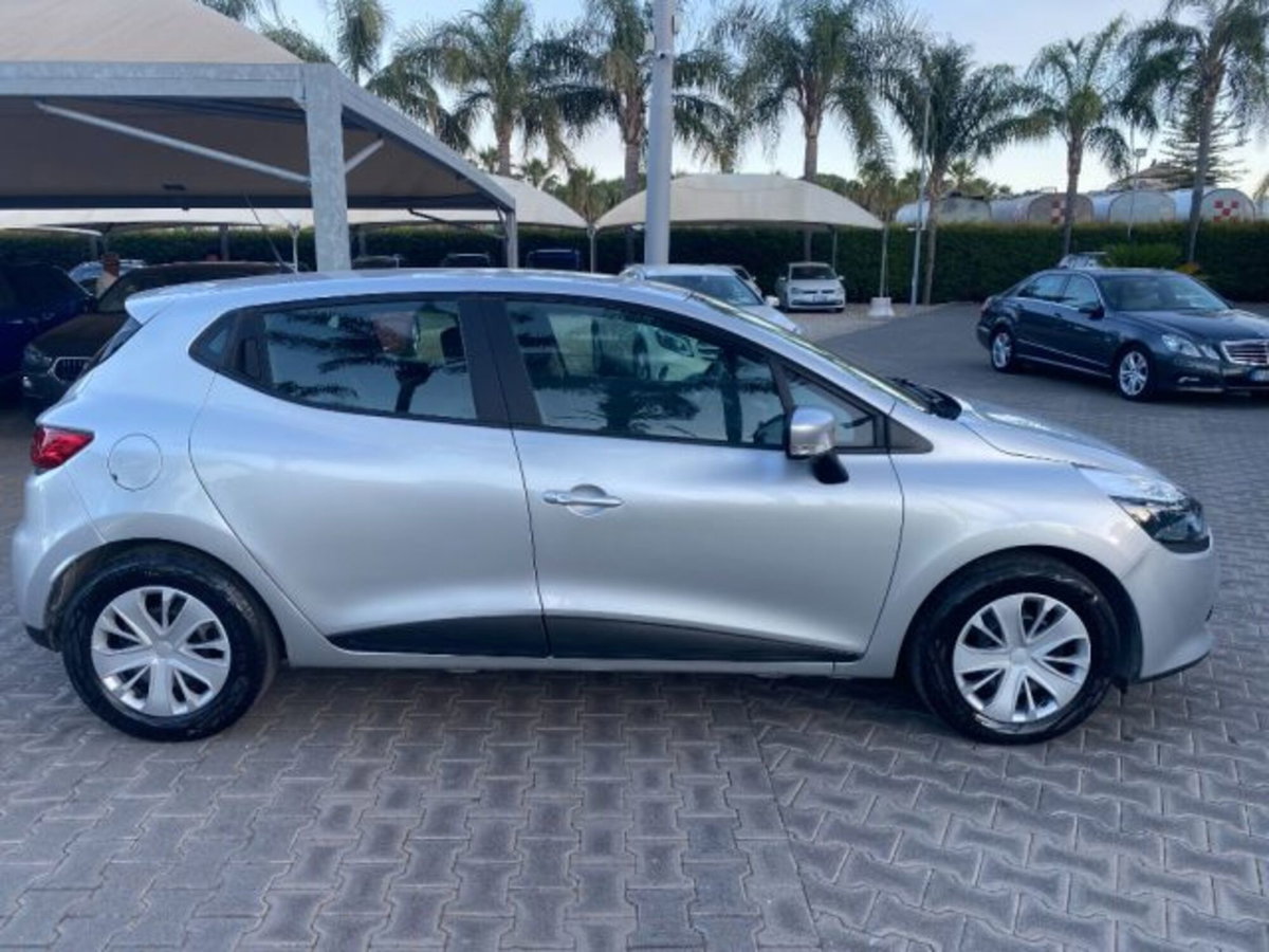 Renault Clio 1.5 dCi 8V 75CV 5 porte Wave (16)