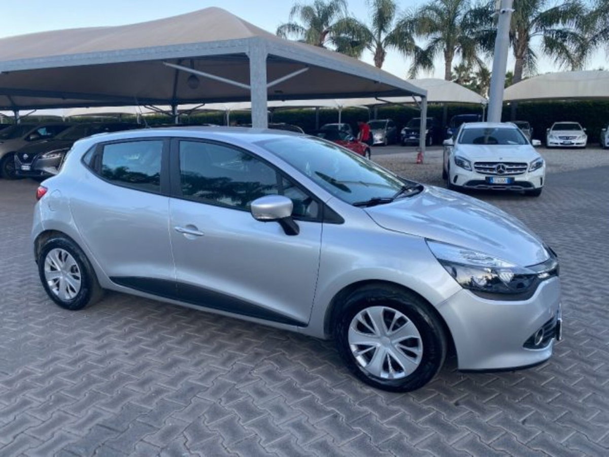Renault Clio 1.5 dCi 8V 75CV 5 porte Wave (19)