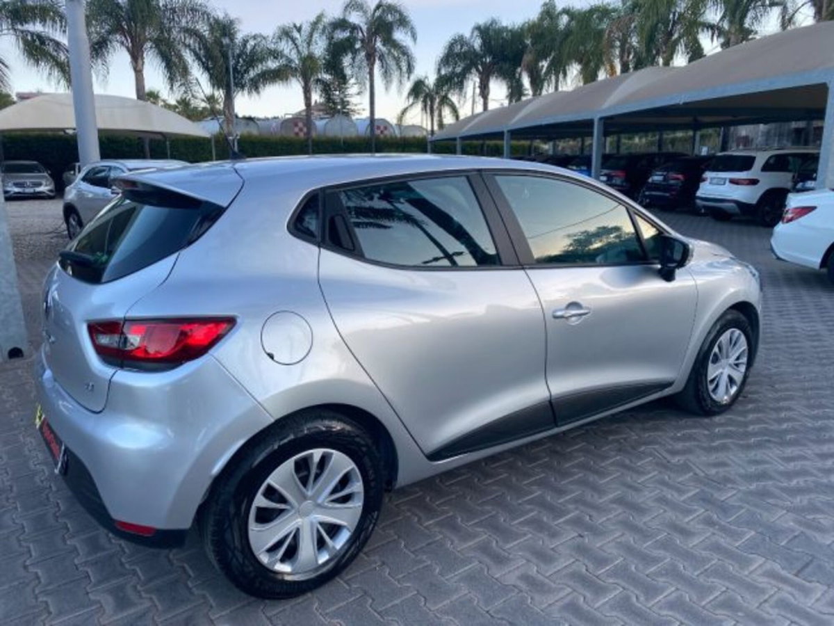 Renault Clio 1.5 dCi 8V 75CV 5 porte Wave (4)