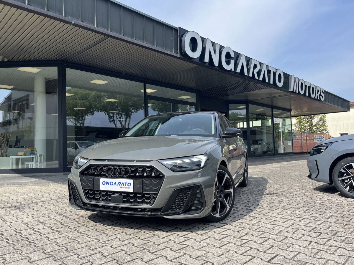 Audi A1 Sportback 30 1.0 tfsi Identity Black 116cv s-tronic