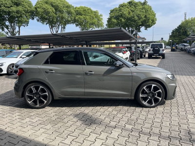 Audi A1 Sportback 30 1.0 tfsi Identity Black 116cv s-tronic (4)