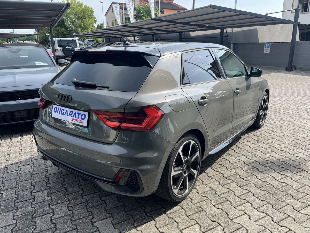 Audi A1 Sportback 30 1.0 tfsi Identity Black 116cv s-tronic (5)