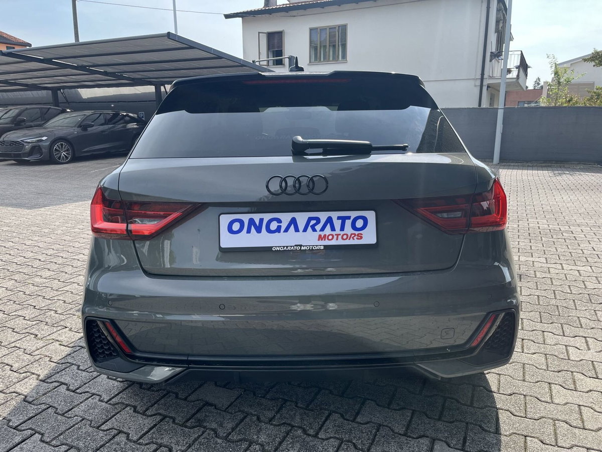 Audi A1 Sportback 30 1.0 tfsi Identity Black 116cv s-tronic (6)