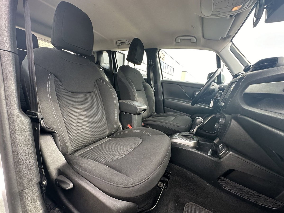 Jeep Renegade 1.3 T4 DDCT Limited (12)
