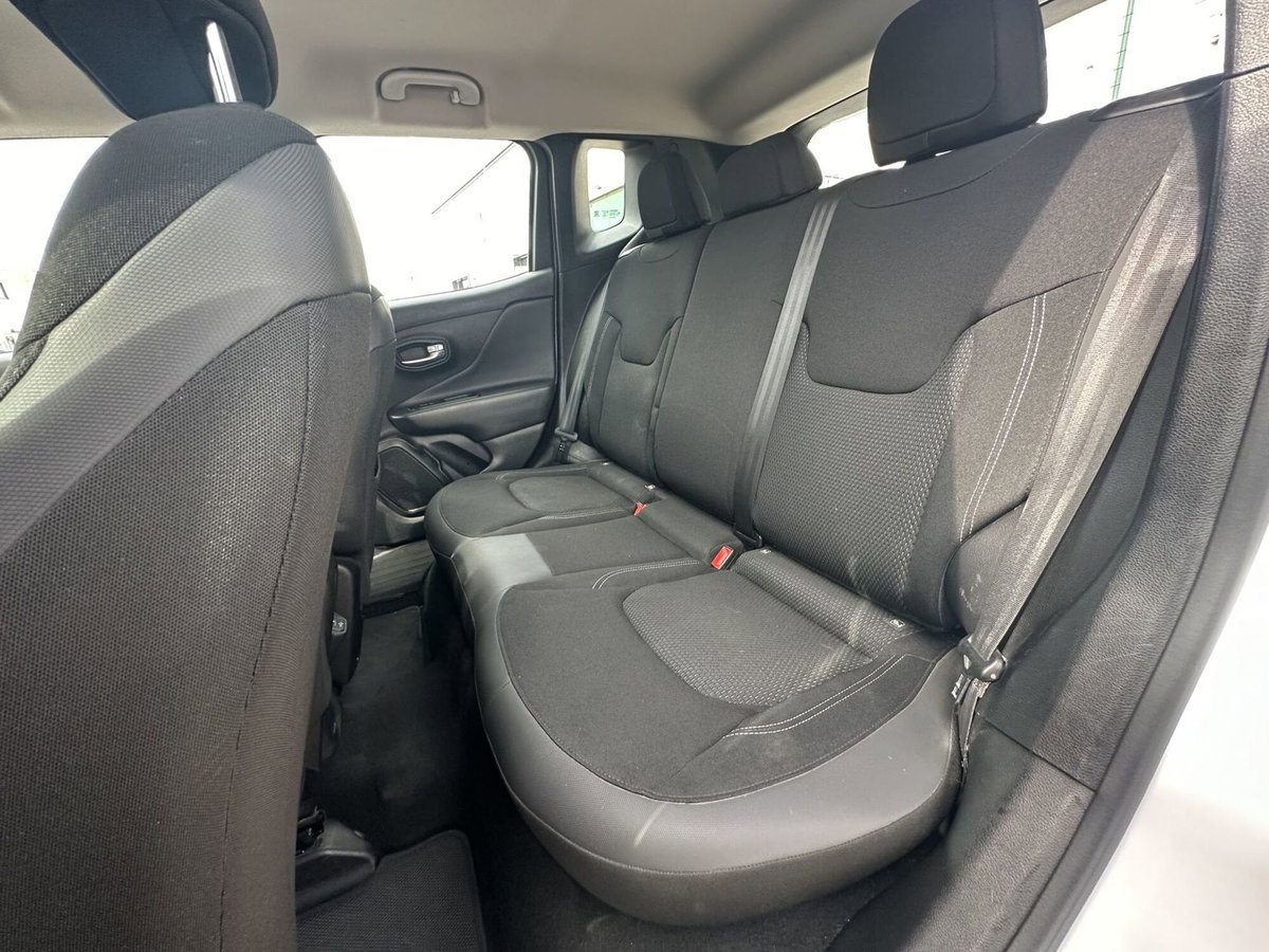 Jeep Renegade 1.3 T4 DDCT Limited (13)