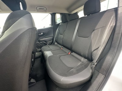 Jeep Renegade 1.3 T4 DDCT Limited (13)