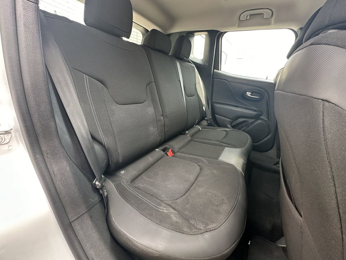 Jeep Renegade 1.3 T4 DDCT Limited (14)