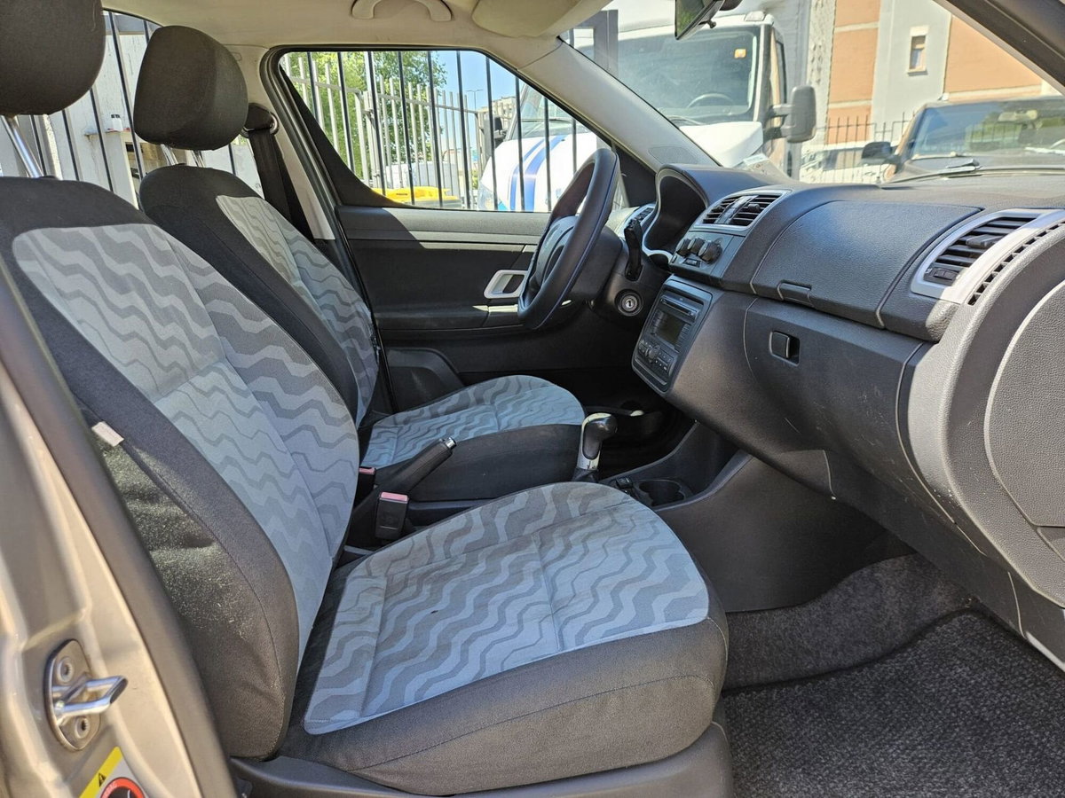 Skoda Roomster 16V Comfort GPLine (9)