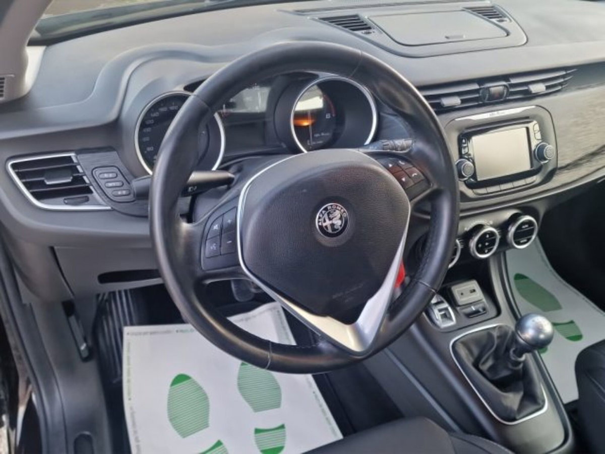 Alfa Romeo Giulietta 1.6 JTDm Super 120cv (10)