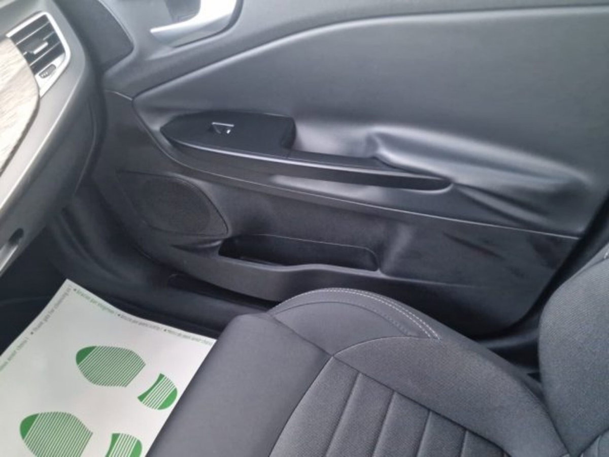 Alfa Romeo Giulietta 1.6 JTDm Super 120cv (17)