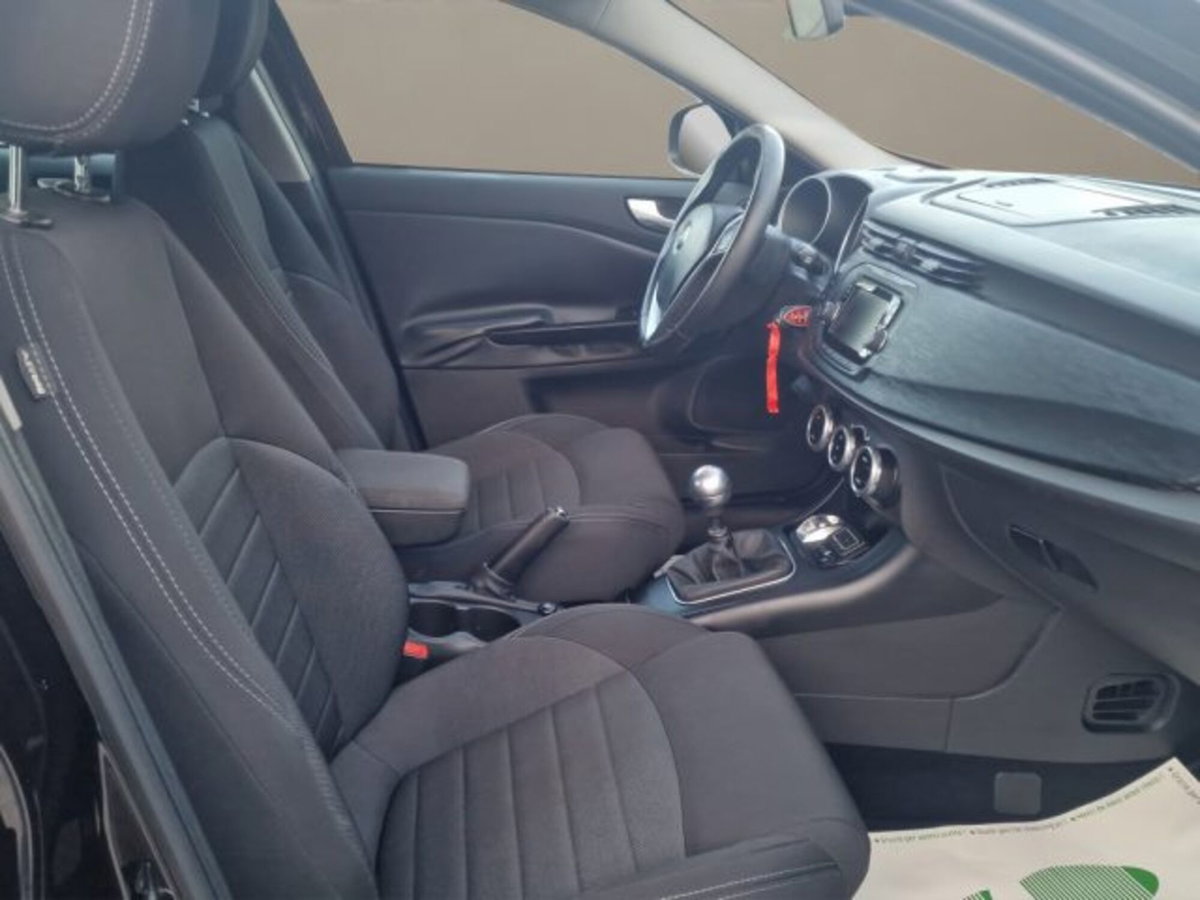 Alfa Romeo Giulietta 1.6 JTDm Super 120cv (18)