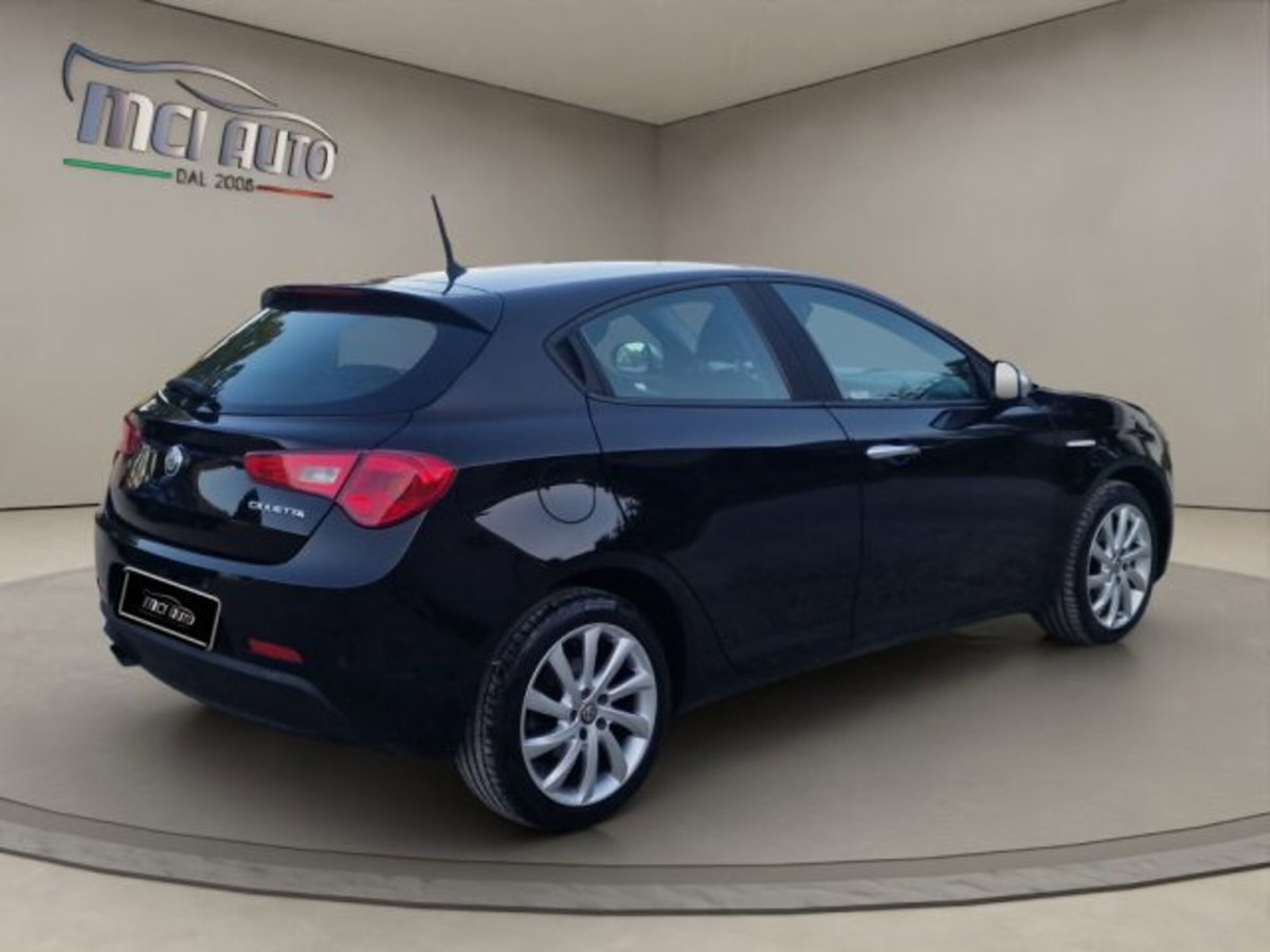 Alfa Romeo Giulietta 1.6 JTDm Super 120cv (5)