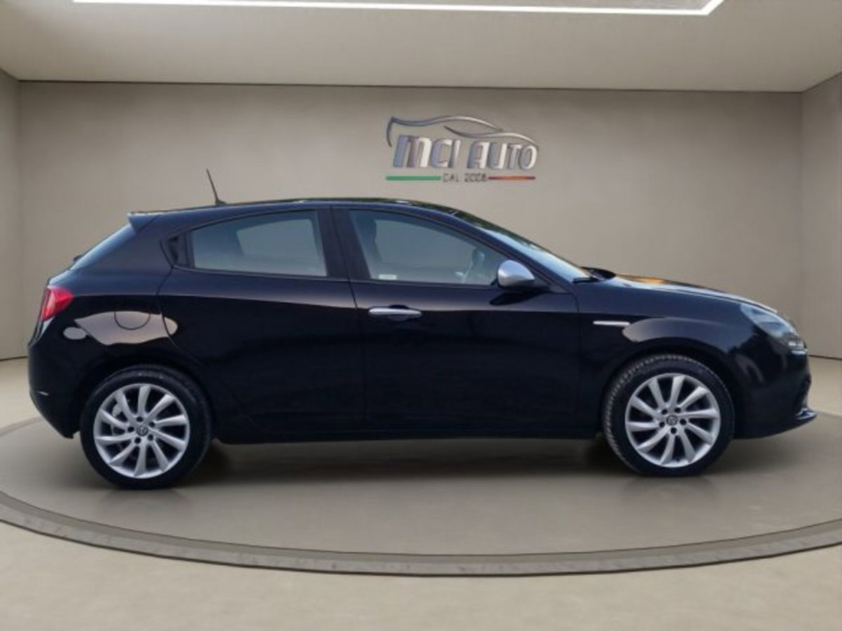 Alfa Romeo Giulietta 1.6 JTDm Super 120cv (6)